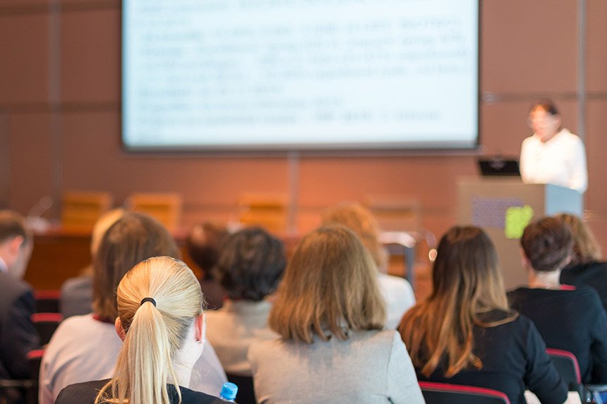 国内学术会议如何介绍自己